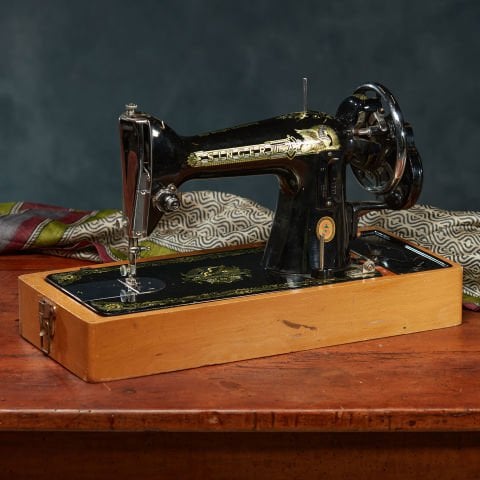 Ahşap Bazalı Singer Dikiş Makinesi
