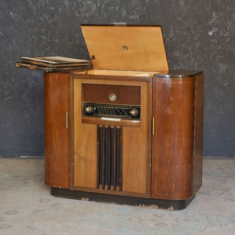 Grundig Cabinet Radio