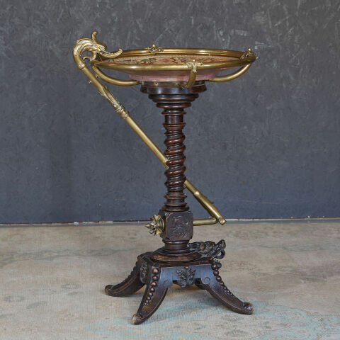 Wooden Leg Jardinyer