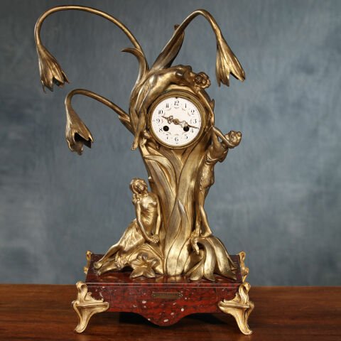 'Agonie de lis' Clock and Candlestick Set